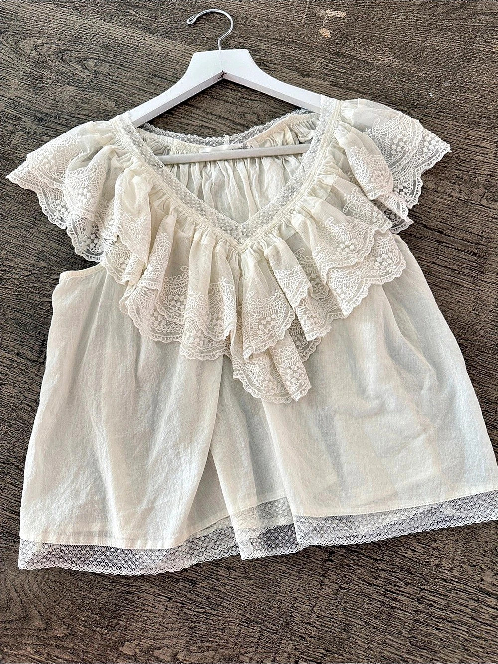 Altar'd State Cream Lace Ruffle Blouse Like New Size M
